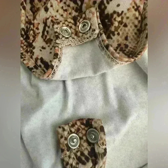 Sofia Jeans by Sofia Vergara Women's Long Sleeve Printed Bodysuit (449) - Picture 11 of 15